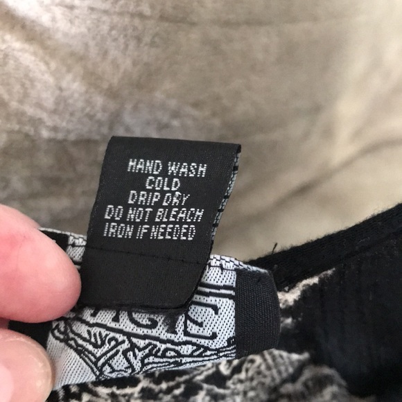 PEEKABOO SHOULDERS BLOUSE BY ANGIE SIZE S EXCELLENT CONDITION! - Picture 7 of 11